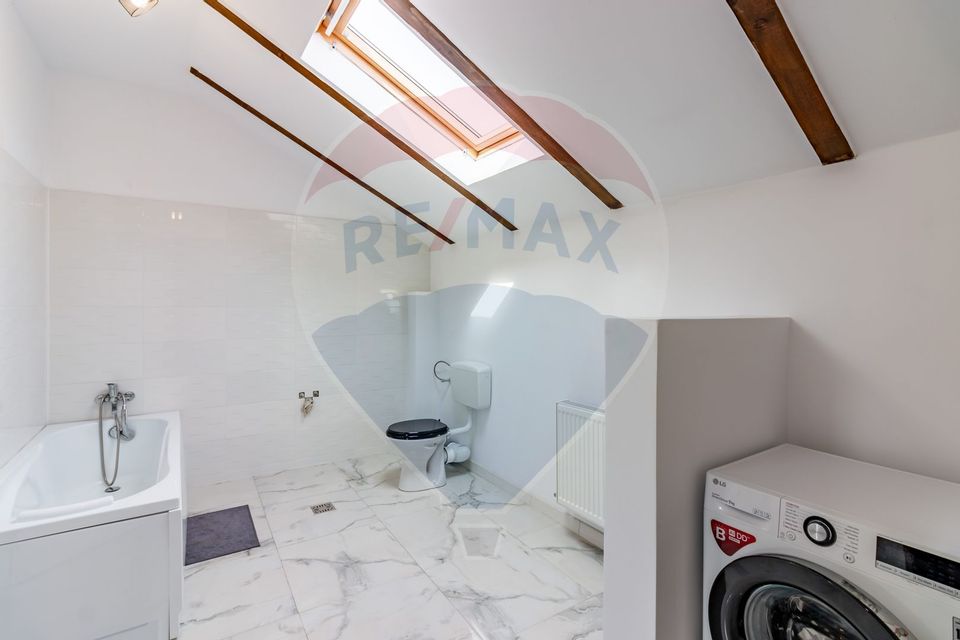 8 room House / Villa for sale