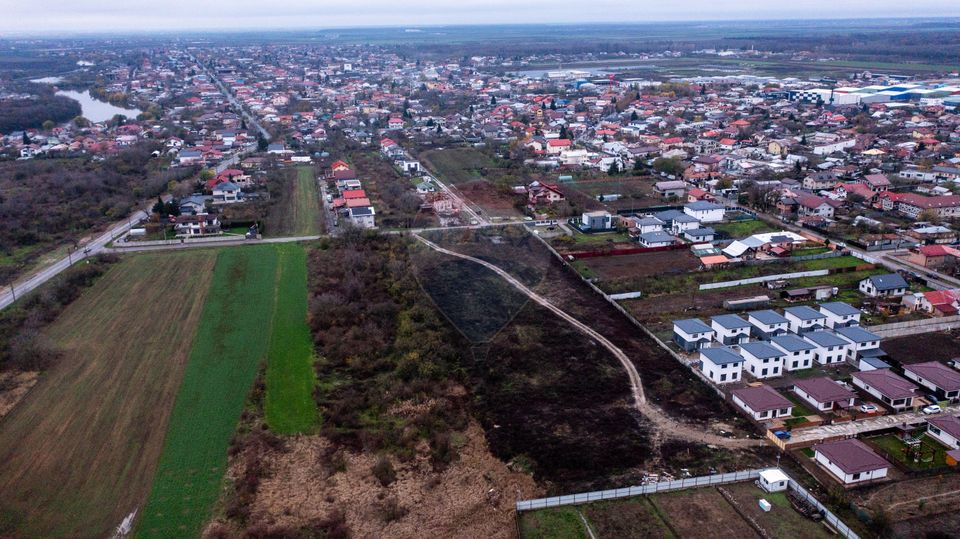 Vanzare teren intravilan 10.000mp Afumati - Strada Teiului