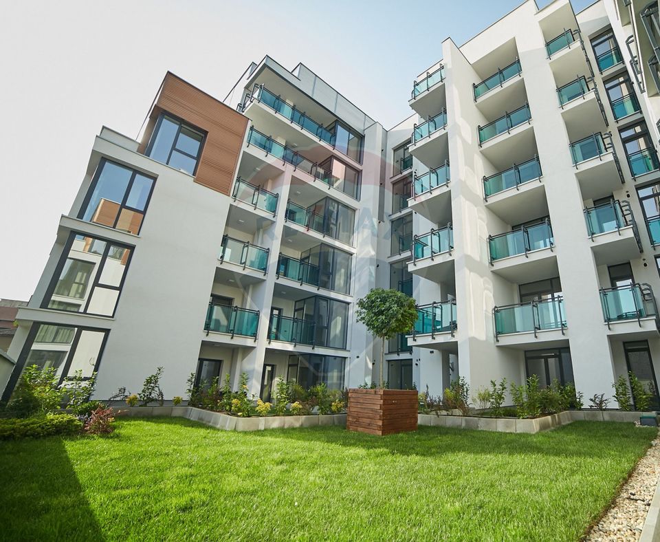 Birou modern 151 mp în Arad Plaza, 2 locuri de parcare