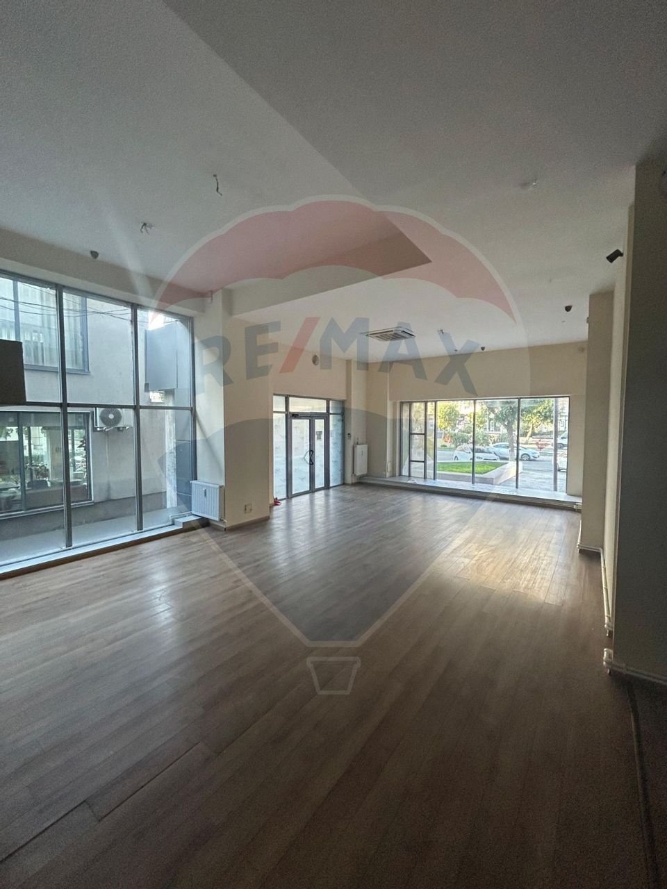 116.21sq.m Commercial Space for rent, Ultracentral area