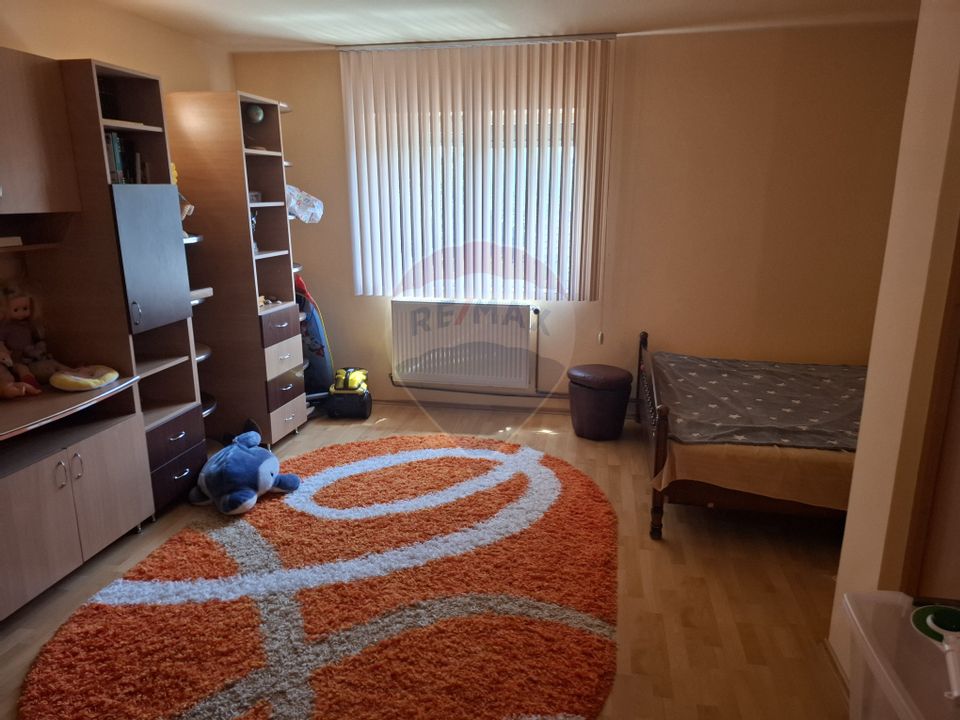 Casă / Vilă cu 5 camere de vânzare în zona Brestei