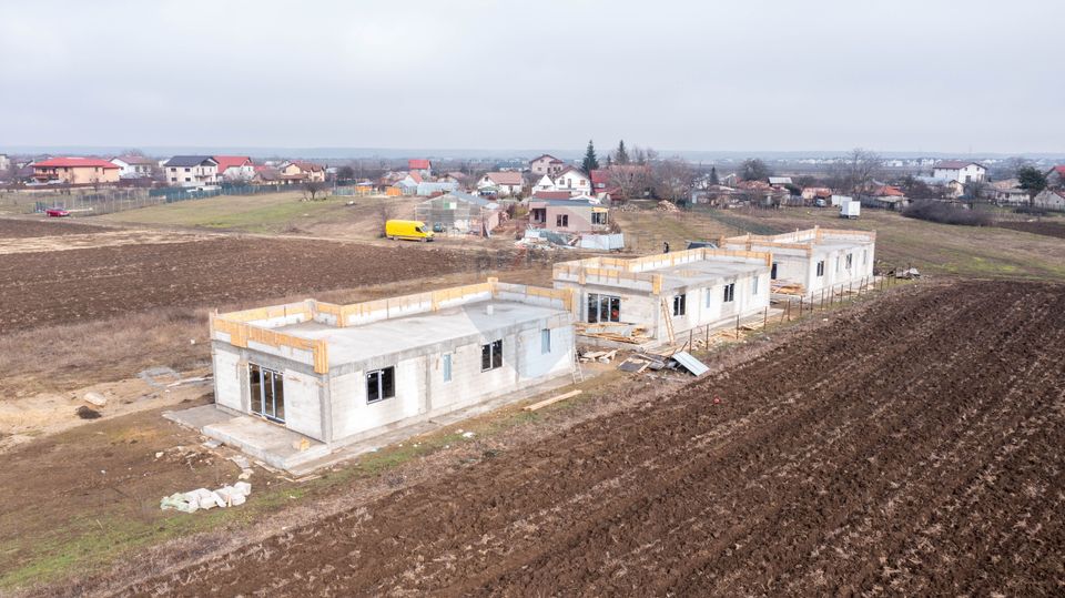 Case noi de vânzare în Săbăreni –3 camere, eficiență și confort modern