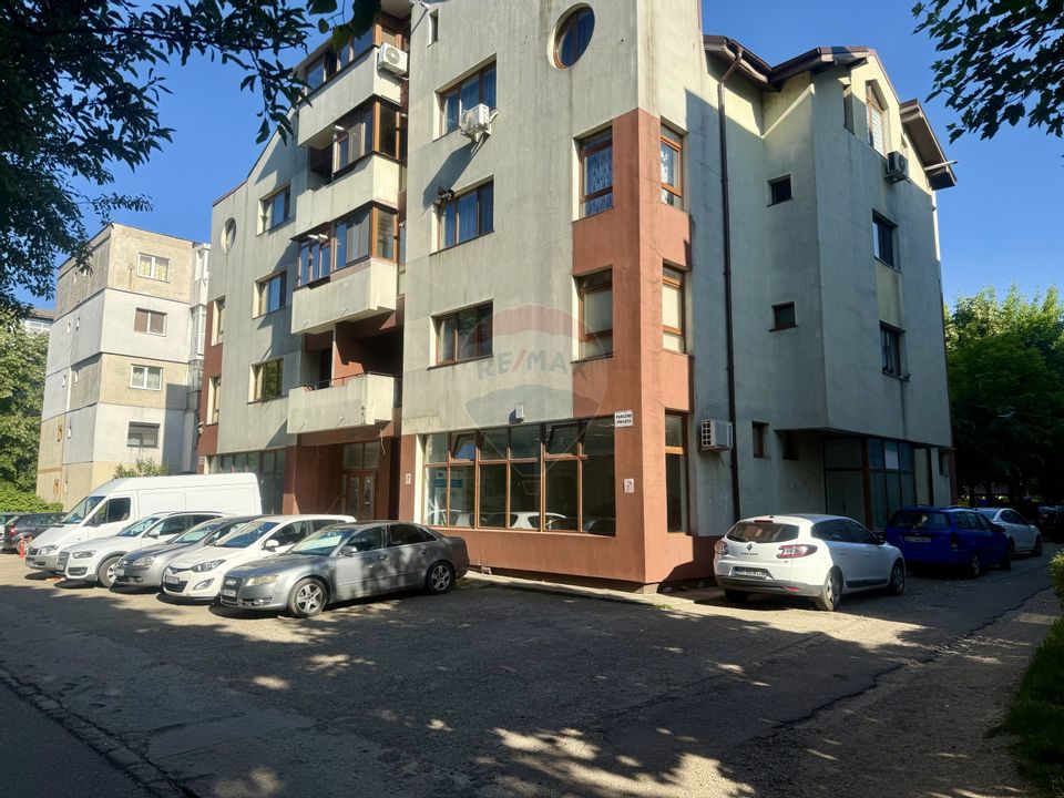 Apartament cu 3 camere de vânzare, etaj 2, zona Sud
