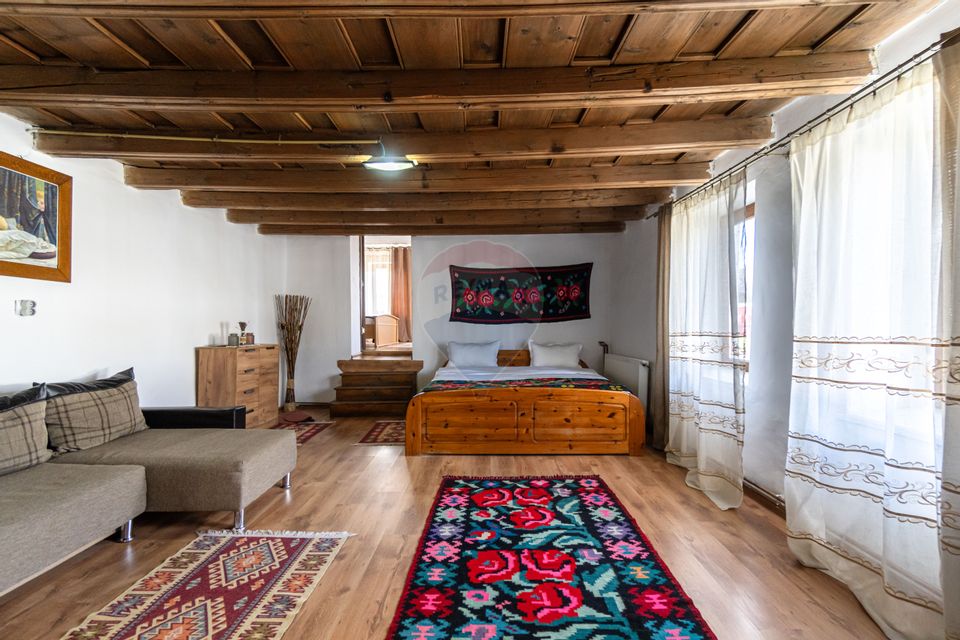 Casă / Vilă cu 7 camere de vânzare