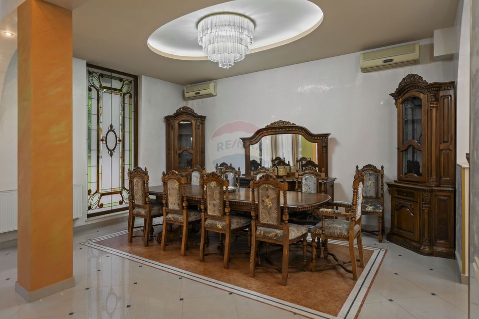 Casă / Vilă cu 6 camere de închiriat în zona Nord