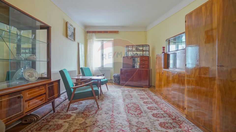 REZERVAT! Apartament spațios, cu loc de parcare, Centrul Istoric