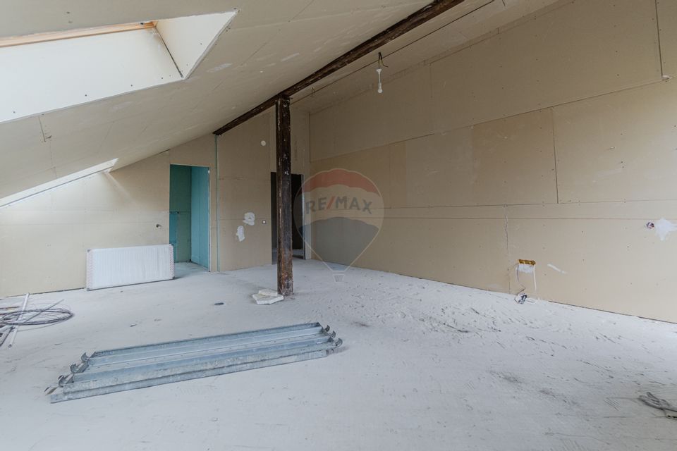 Cladire de 902 mp utili de vânzare, zona Grivitei - DN 13, COMISION 0