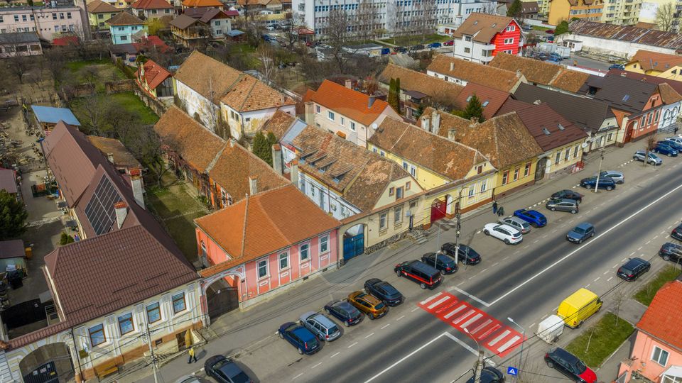 Apartament 7 camere ULTRACENTRAL in casa- Codlea!