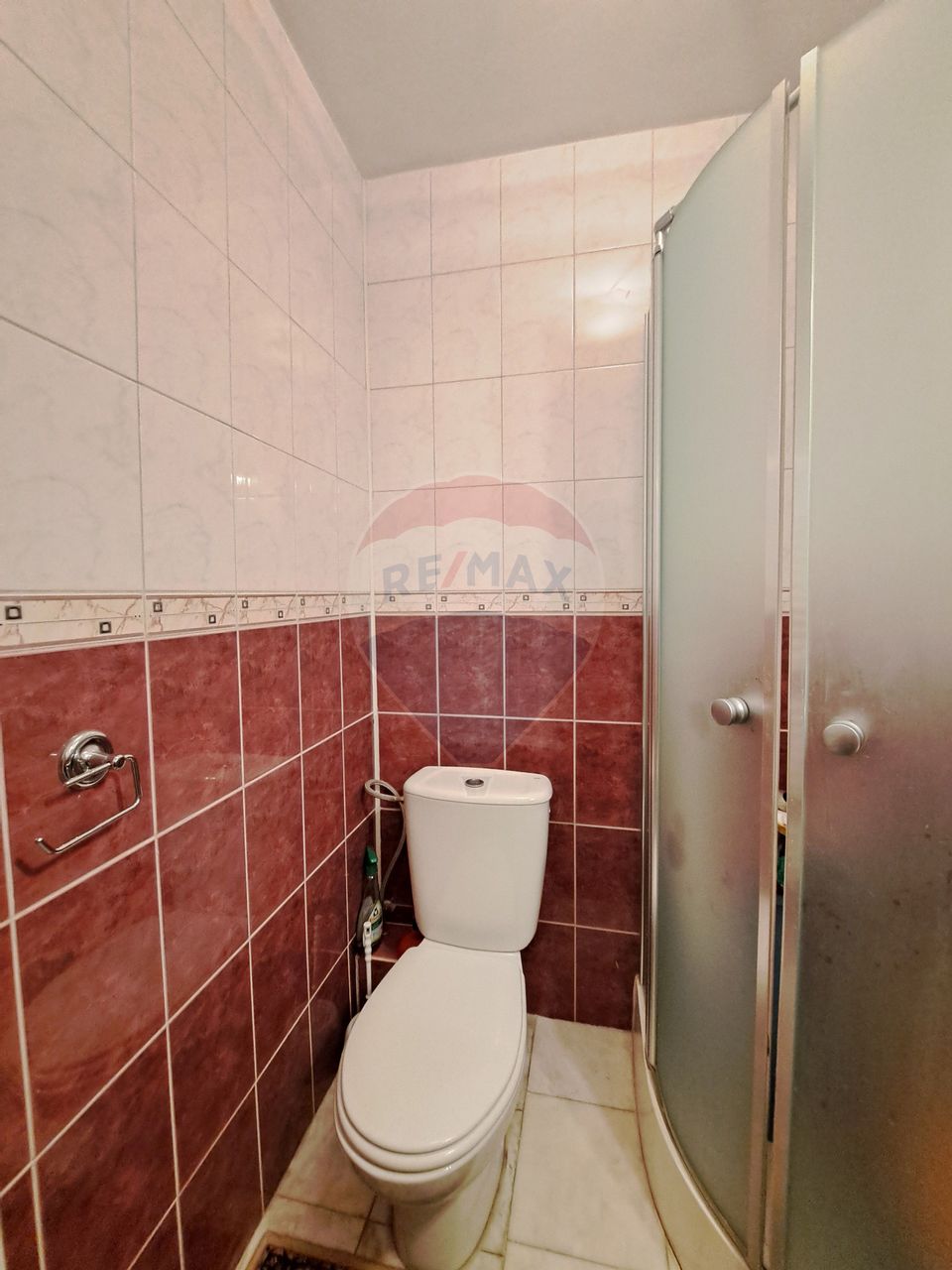 Apartament spatios cu 4 camere de vanzare pe Bdul Decebal