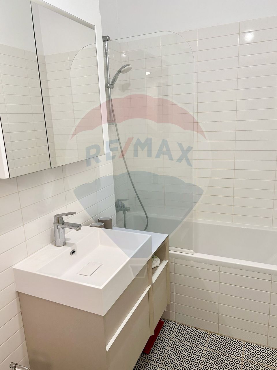 Apartament cu 2 camere de închiriat în zona Aviatiei