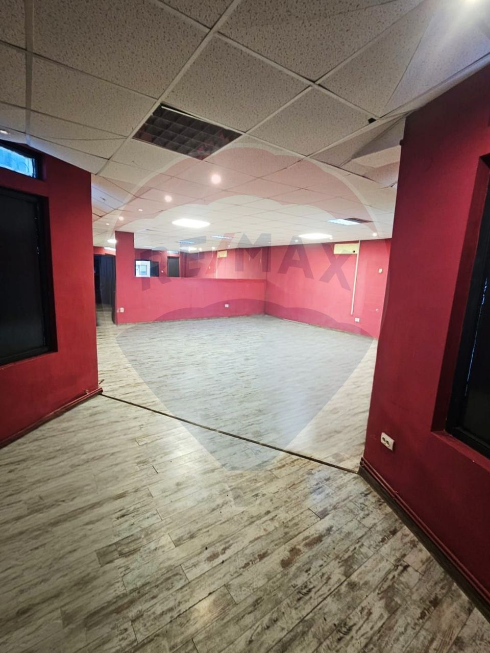 100sq.m Commercial Space for rent