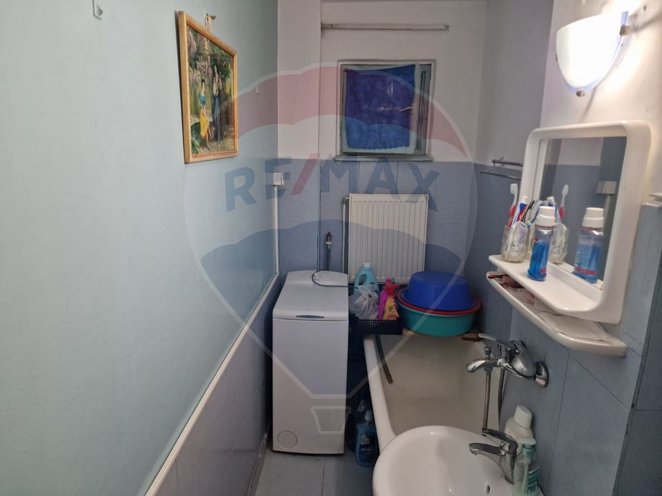 Apartament cu 2 camere de vânzare în zona Mioritei