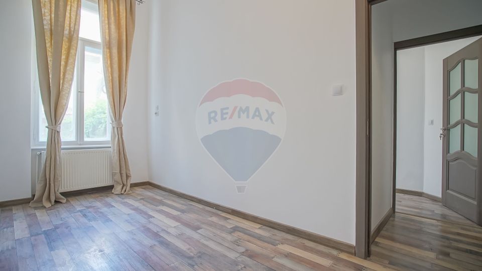 Apartament recent renovat langă Teatrul Dramatic. Fără comision!