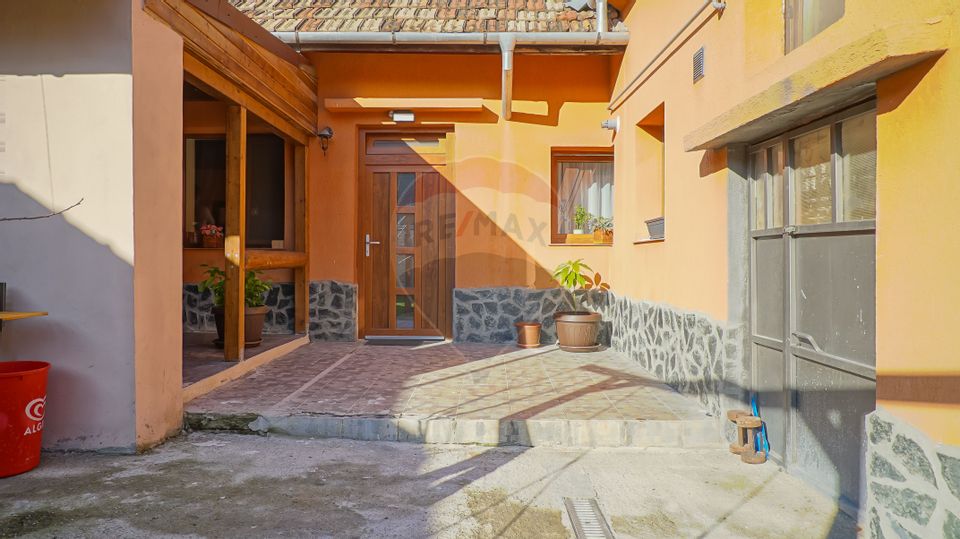 4 room House / Villa for sale, Brasovul Vechi area
