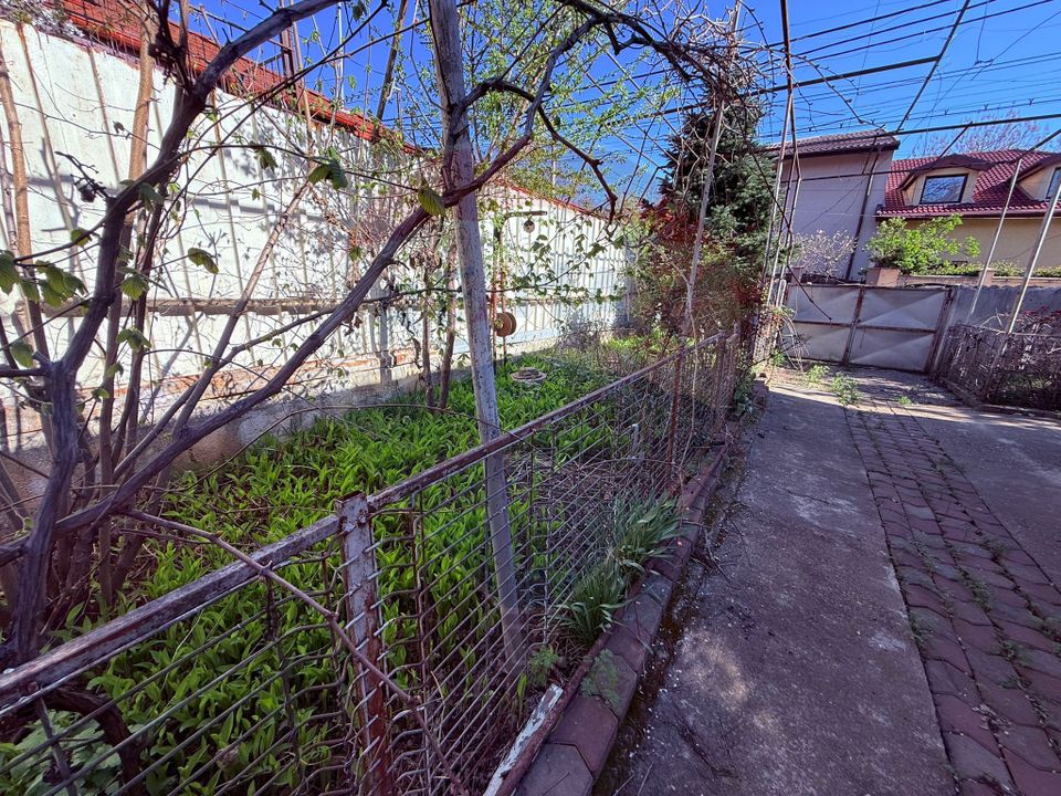 Casă de vanzare cu curte | 4 camere | Zona Gorjului | Teren generos