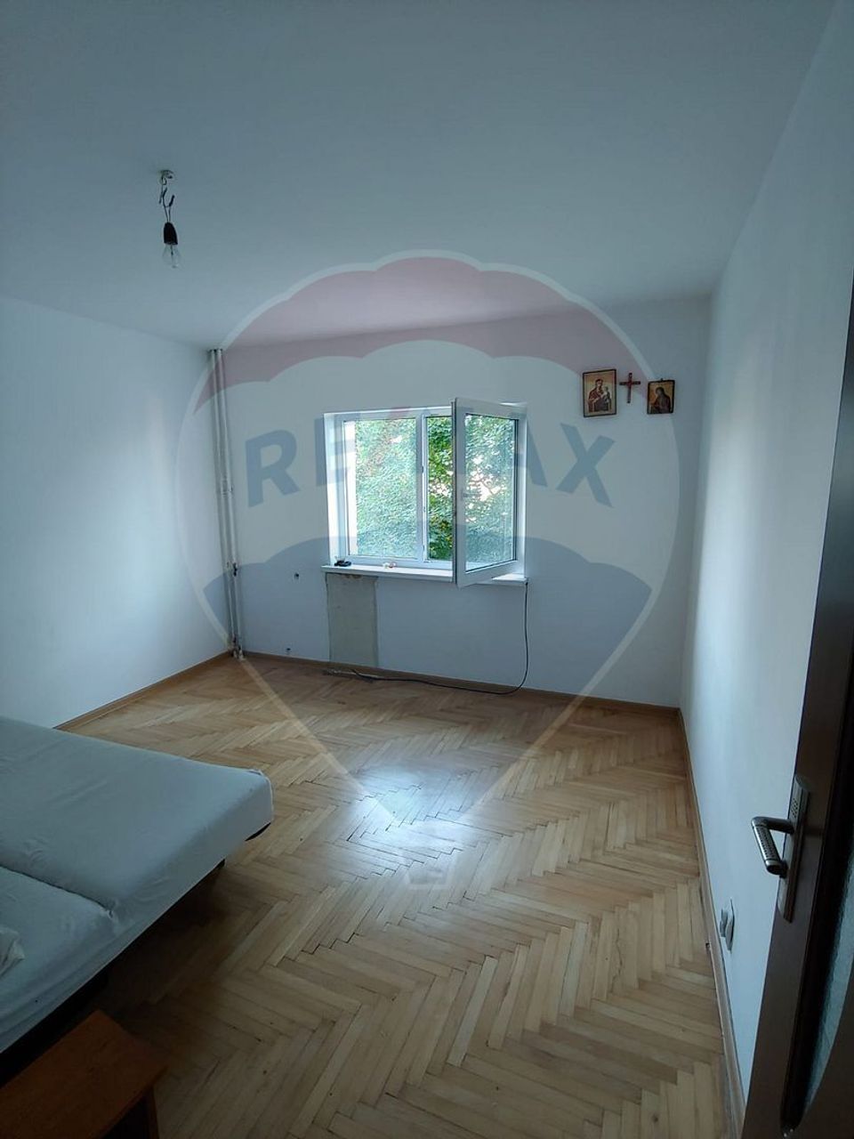3 room Apartment for sale, Obcini area