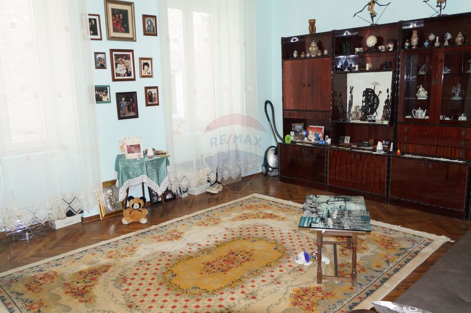 REZERVAT ! Apartament cu 2 camere, Centrul Istoric, ideal investitie!