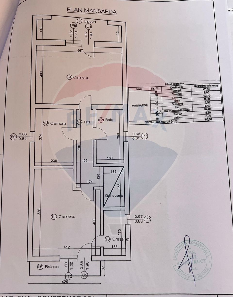 Casă falnică, curte individuală, langă Piața Unirii, în inima Scheilor