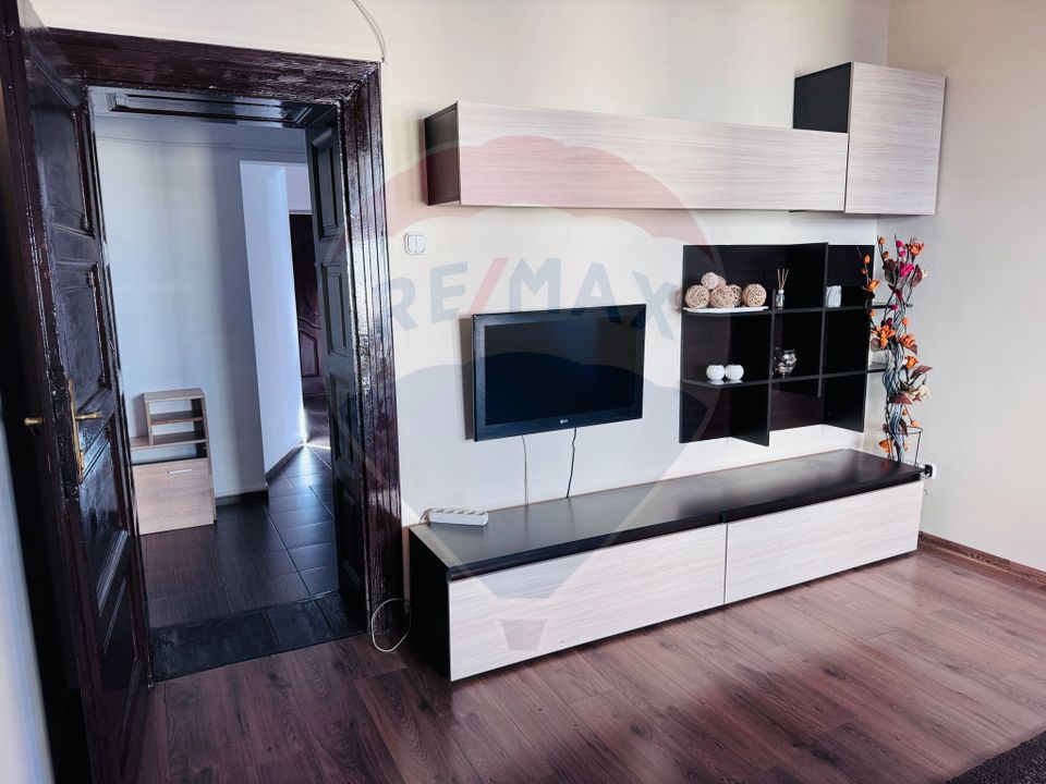 Apartament cu 2 camere de închiriat – ultracentral, str. Primăriei