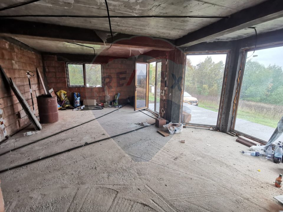 Casă la roșu de vânzare – 6.400 mp teren – Copalnic Mănăștur