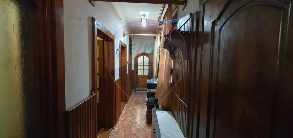 Casă / Vilă cu 3 camere de vânzare în zona Ultracentral