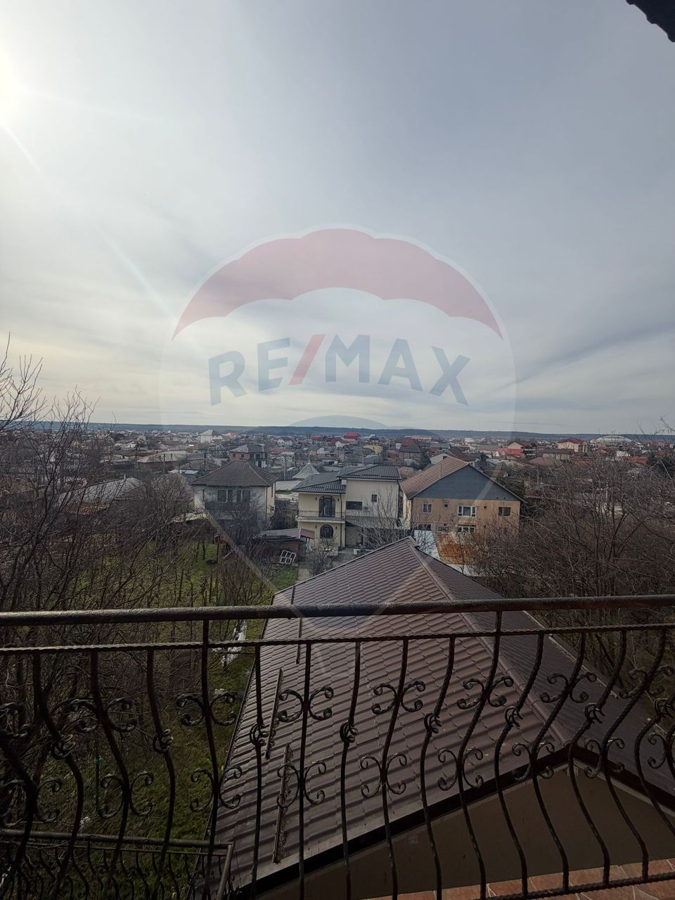 5 room House / Villa for sale, 1 Mai area