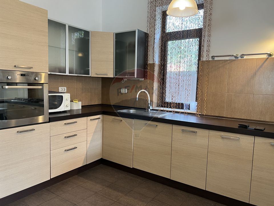 Casă / Vilă cu 5 camere de închiriat în zona Pipera