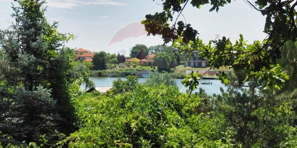 Vila la Lacul Snagov deschidere 21 ml,  ponton propriu