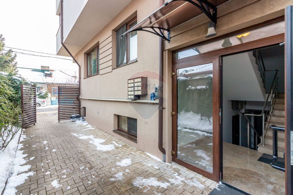 3 room apartment | Damaroaia | 87 sqm | 3/3 | two bathrooms | Park