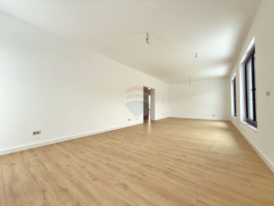 4 room House / Villa for sale