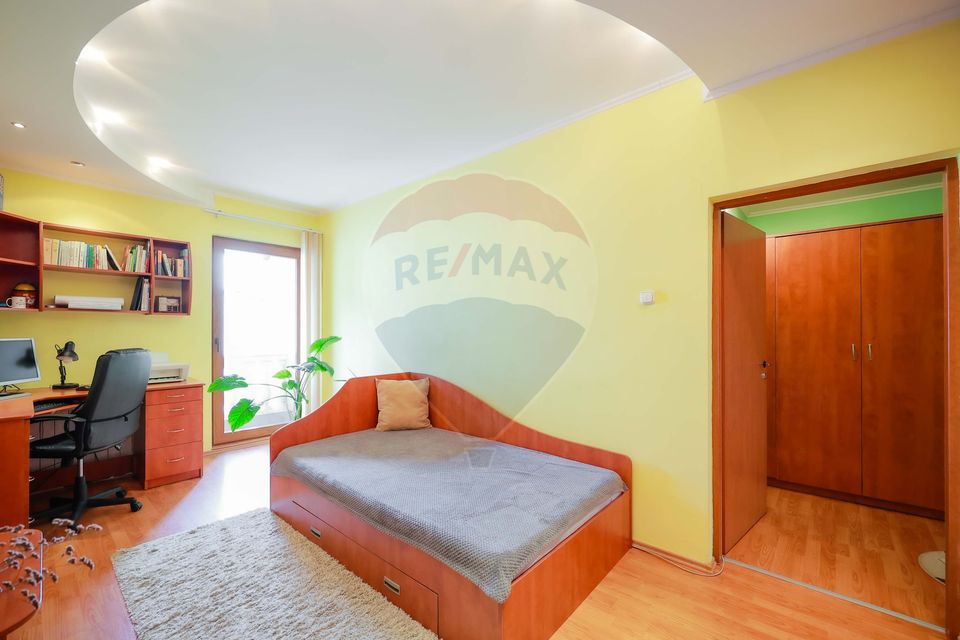 Casă cu 7 camere de vânzare în zona Ultracentrală