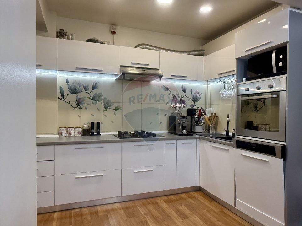 Apartament cu 3 camere de vânzare, etaj 2, zona Sud