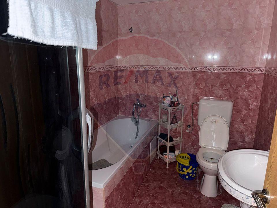 VANZARE Apartament cu 3 camere in zona Voluntari