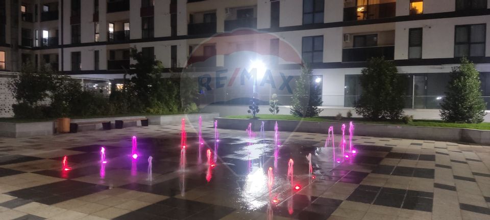Apartament cu vedere spectaculoasa spre lac in Aqua City
