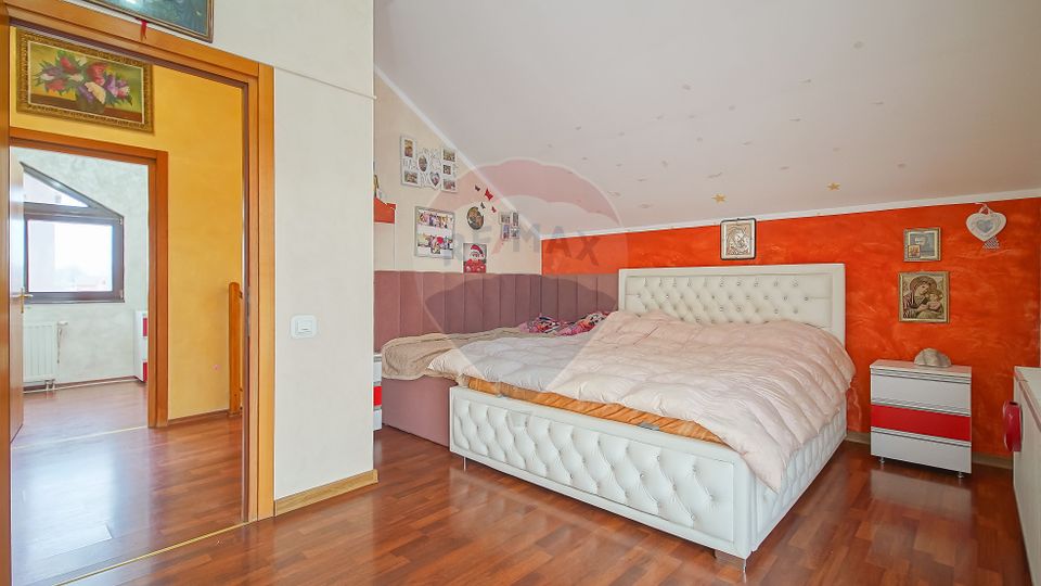 4 room House / Villa for sale, Tractorul area