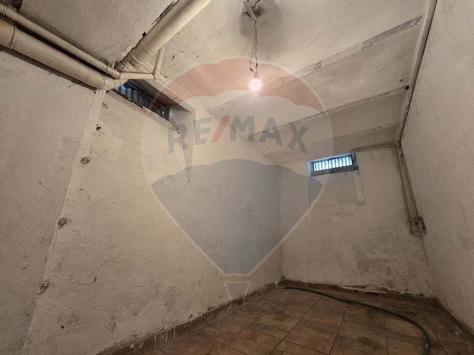 DE VANZARE Casă / Vilă cu 11 camere de vânzare în zona Parcul Carol