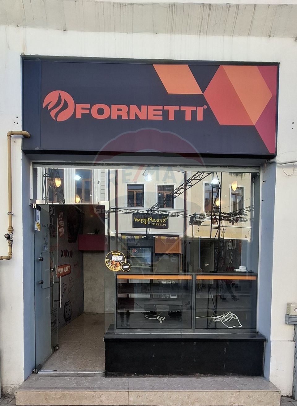 50sq.m Commercial Space for rent, Ultracentral area