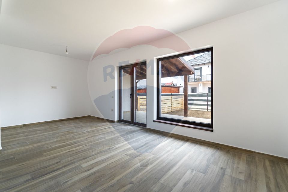 4 room House / Villa for sale