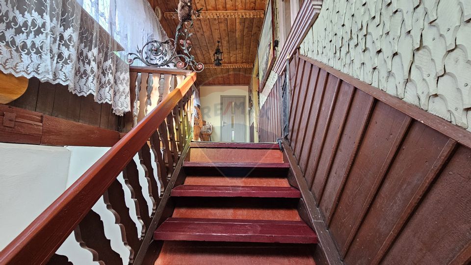 Casă / Vilă cu 3 camere de vânzare-Cacica-Suceava