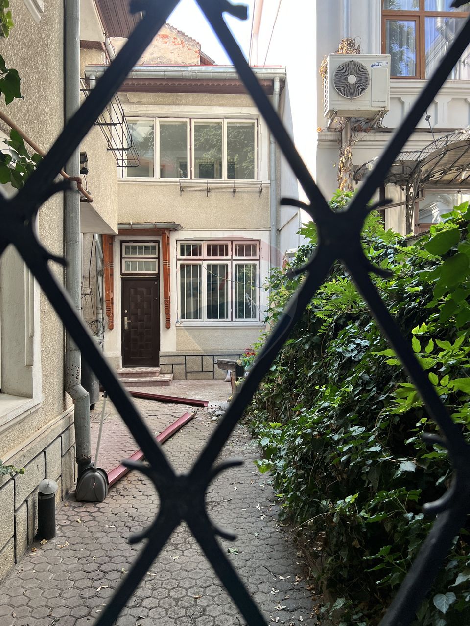 10 room House / Villa for rent, Eminescu area