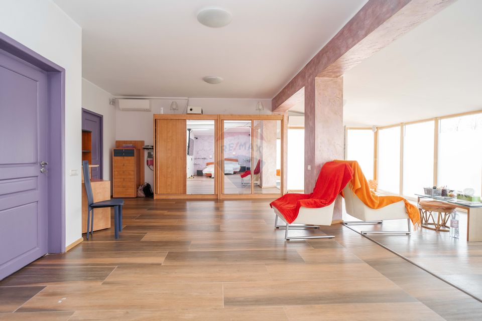 Casă / Vilă cu 10 camere, de vânzare. Todireni, Botoșani.