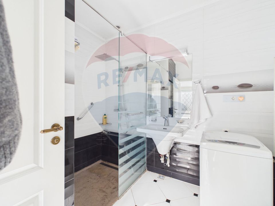 Casa / Vila cu 8 camere de vanzare în zona Cotroceni