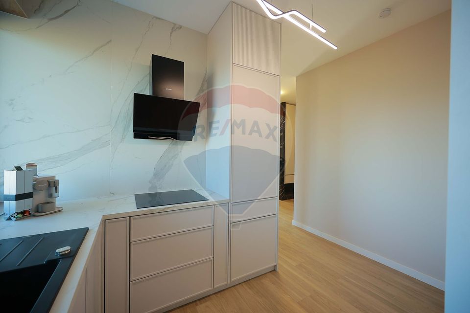 De vânzare Vilă cu 8 camere în Sânmartin, 290 mp util, teren 1100 mp