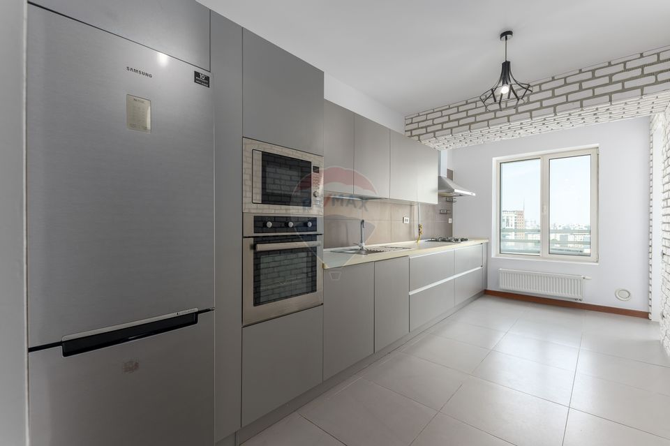 De vanzare | Apartament 3 camere 100 mp, balcon 8 mp | InCity
