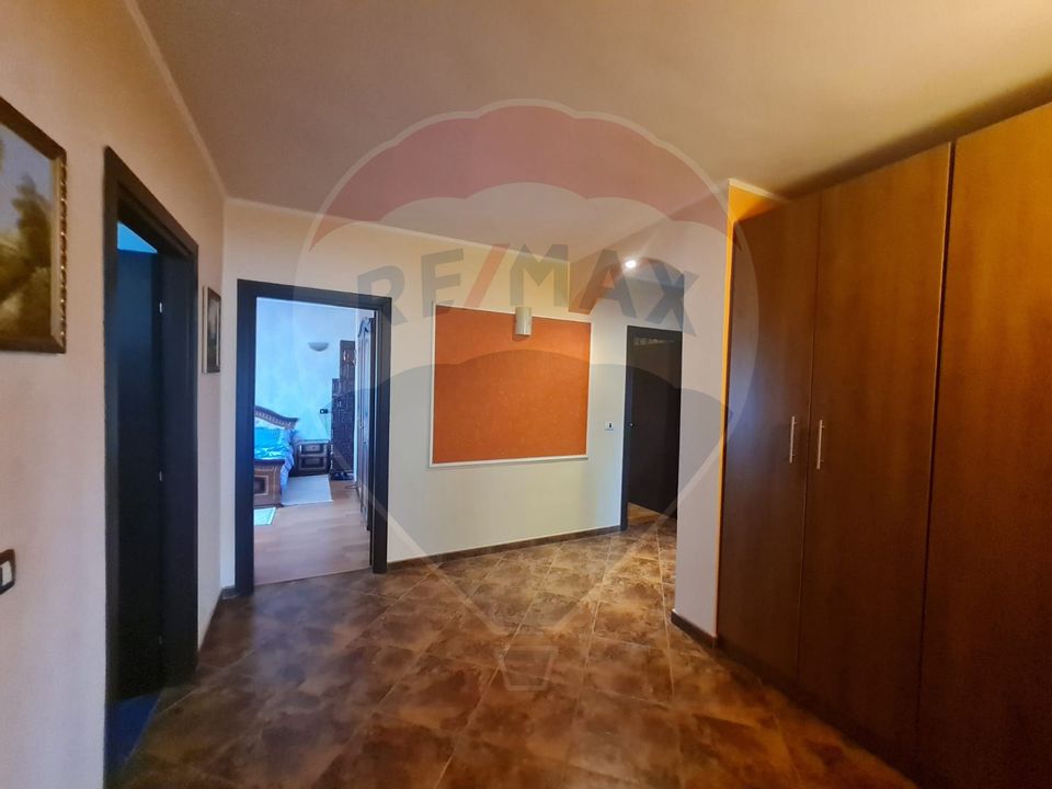 6 room House / Villa for sale