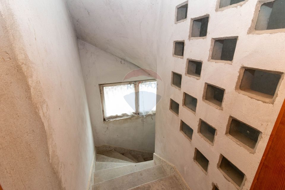 Villa with 7 rooms for sale in the Central area of Aleea Grivitei