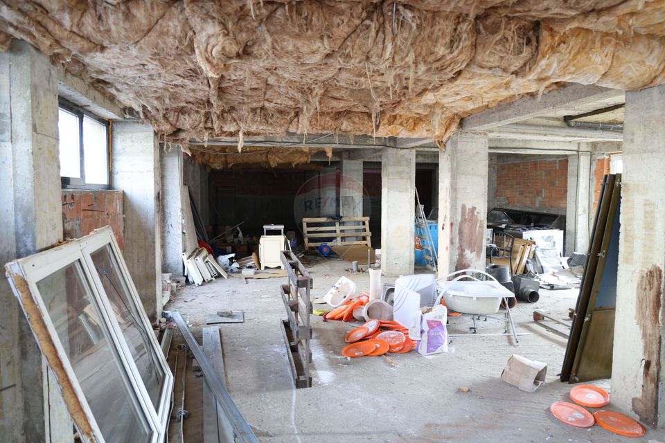 Spațiu comercial de 317mp de vânzare