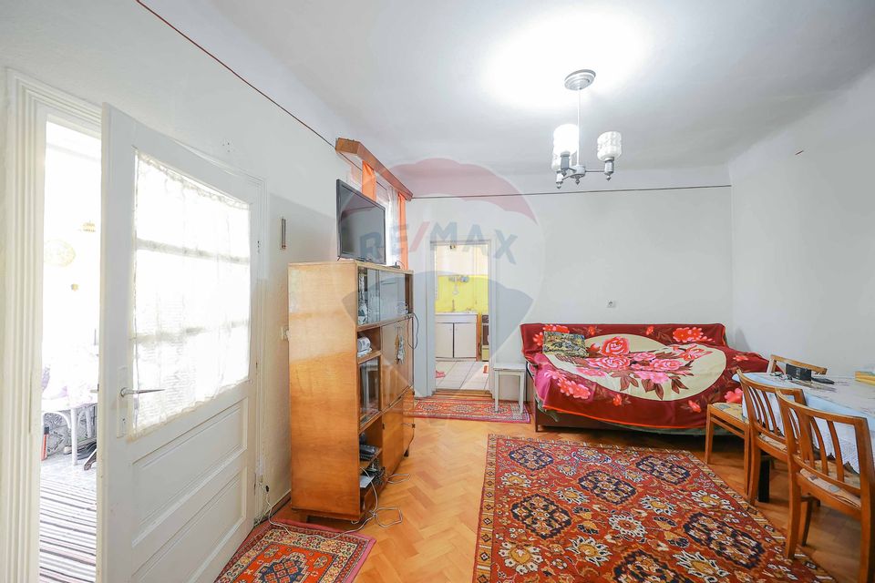 Casă cu 2 camere de vânzare în zona Ioșia Strada Arțarilor