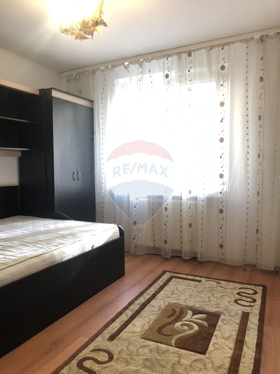 Apartament de inchiriat cu 2 dormitoare, foarte spatios, zona Regie