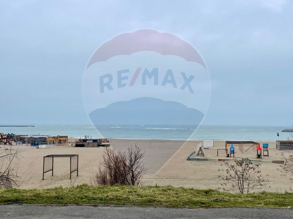 Apartament cu 3 camere de închiriat în zona Faleza Nord